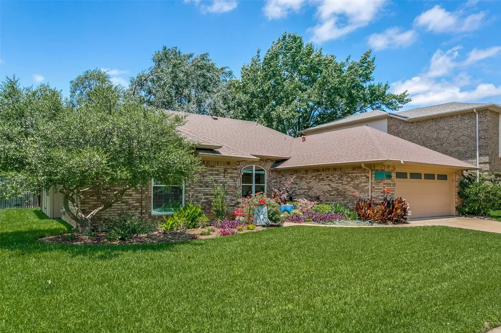 3709 Fieldcrest Lane Bedford TX 76021