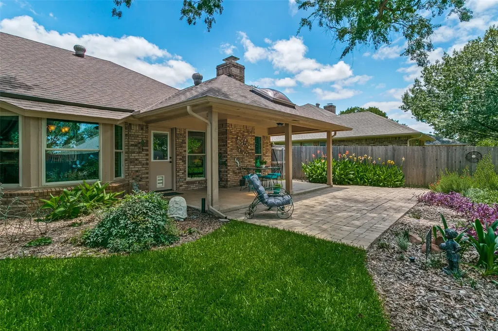 3709 Fieldcrest Lane Bedford TX 76021