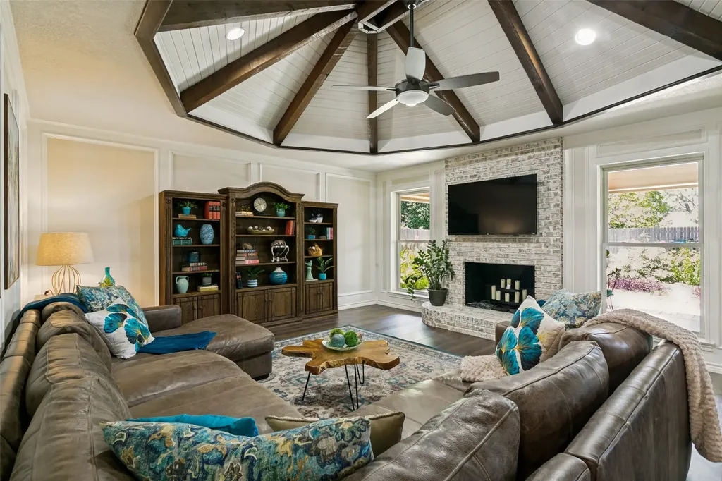 3709 Fieldcrest Lane Bedford TX 76021