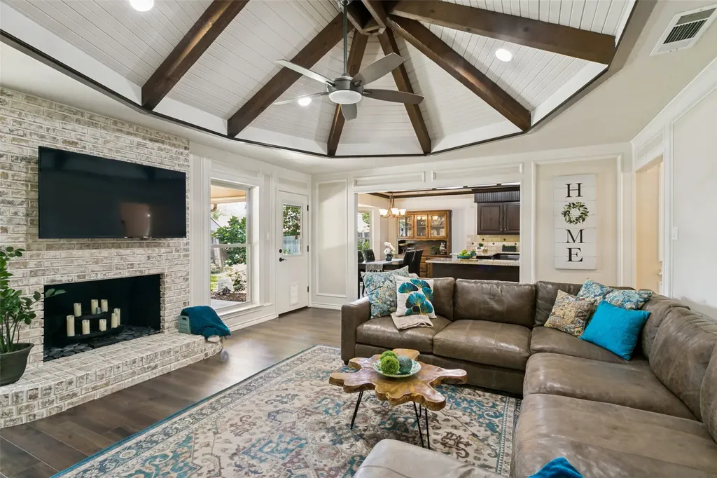 3709 Fieldcrest Lane Bedford TX 76021