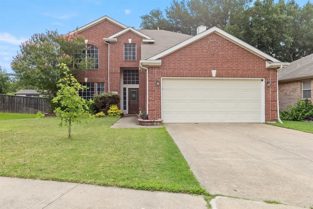 903 Summerbrook Drive Euless TX 76040