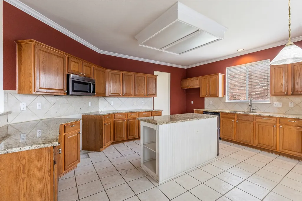 903 Summerbrook Drive Euless TX 76040
