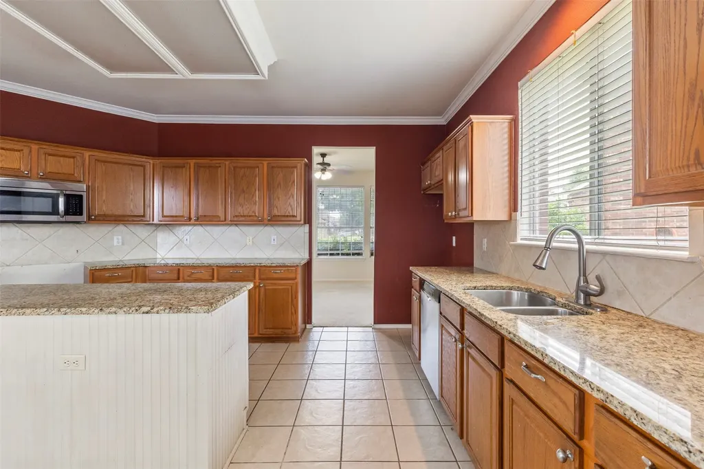 903 Summerbrook Drive Euless TX 76040