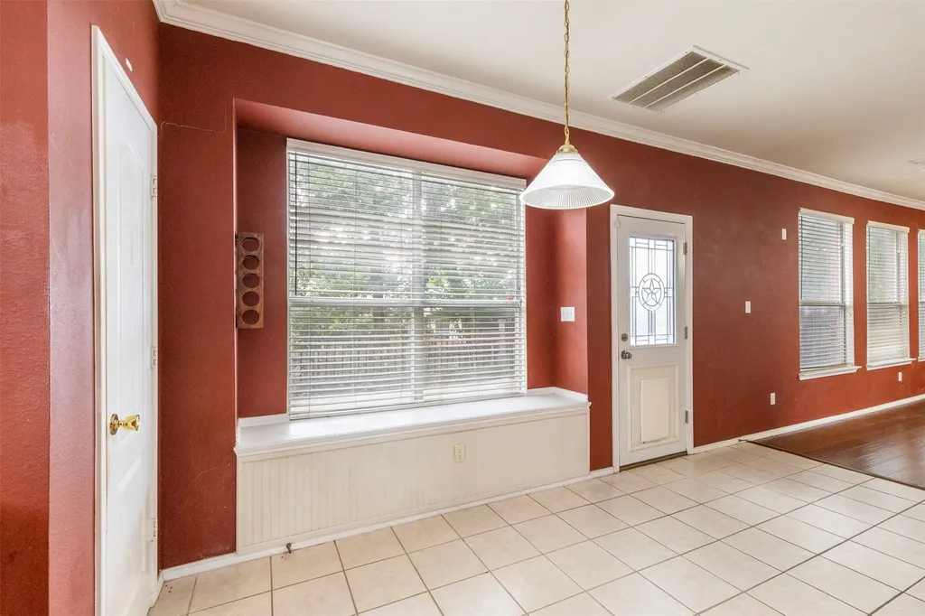 903 Summerbrook Drive Euless TX 76040