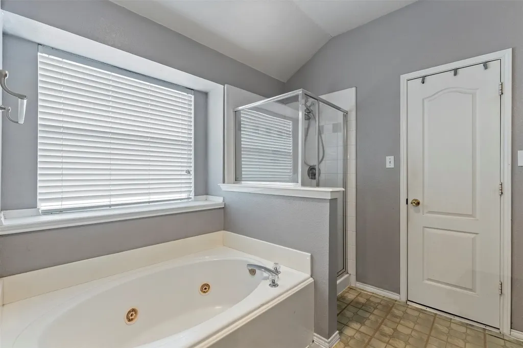 903 Summerbrook Drive Euless TX 76040