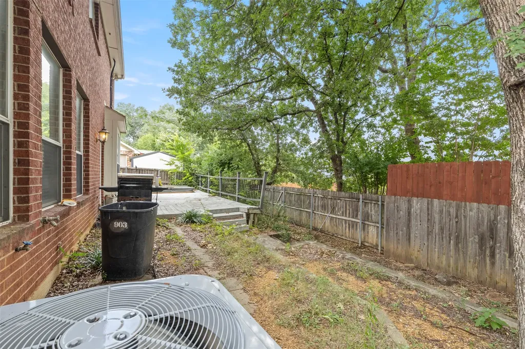 903 Summerbrook Drive Euless TX 76040