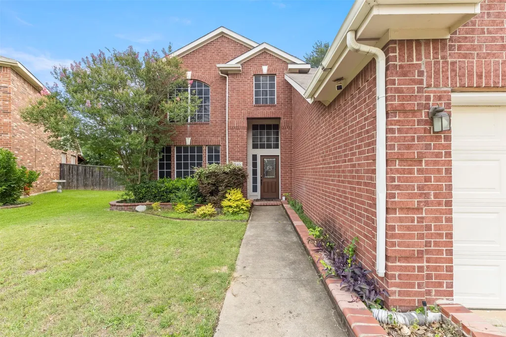 903 Summerbrook Drive Euless TX 76040