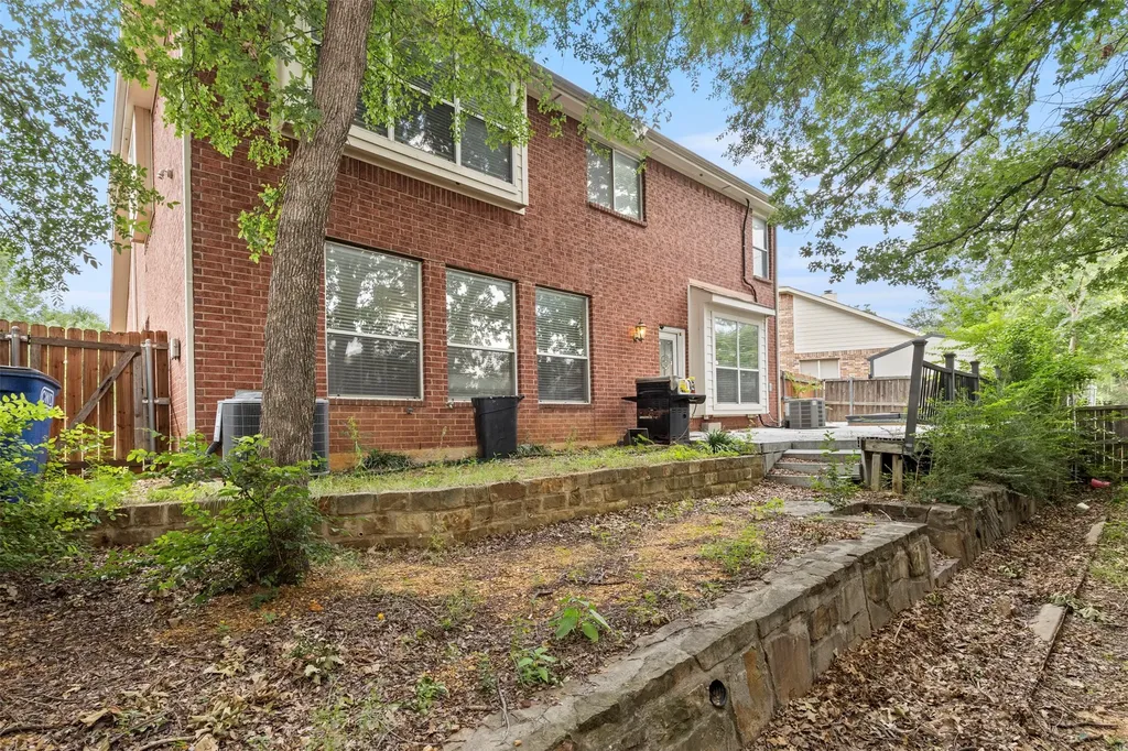 903 Summerbrook Drive Euless TX 76040