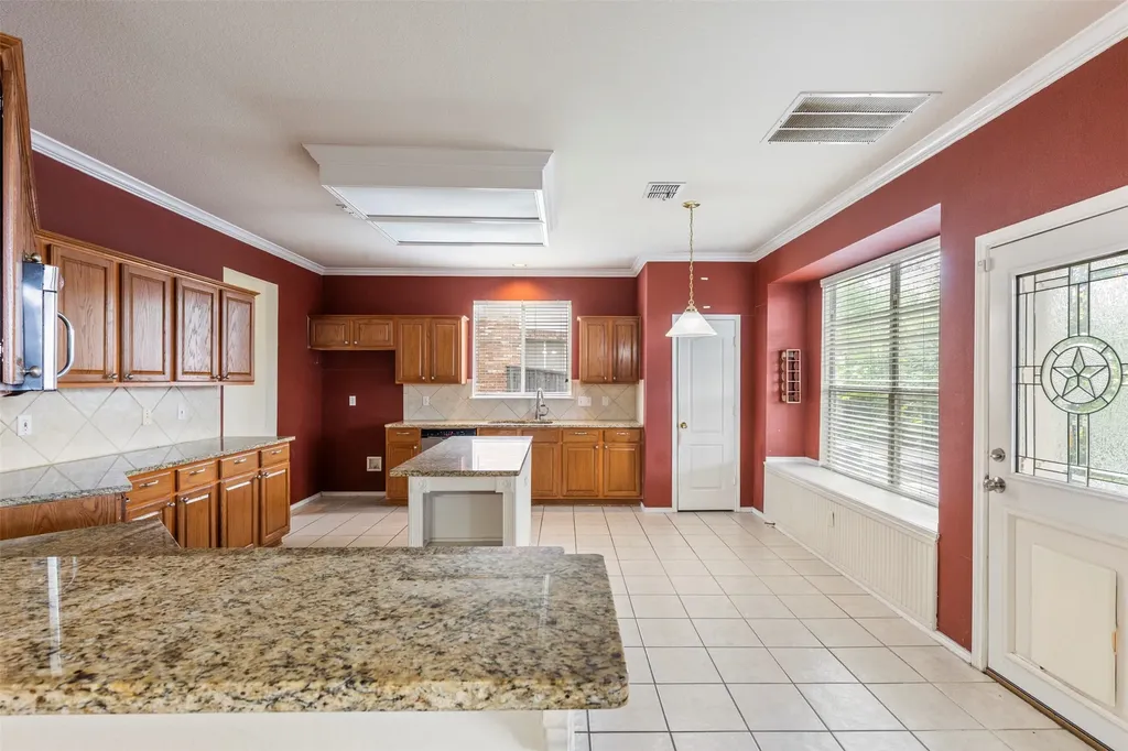 903 Summerbrook Drive Euless TX 76040