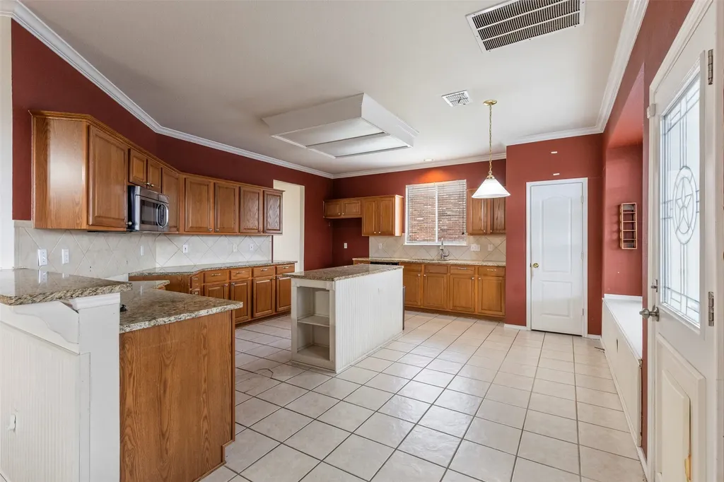 903 Summerbrook Drive Euless TX 76040