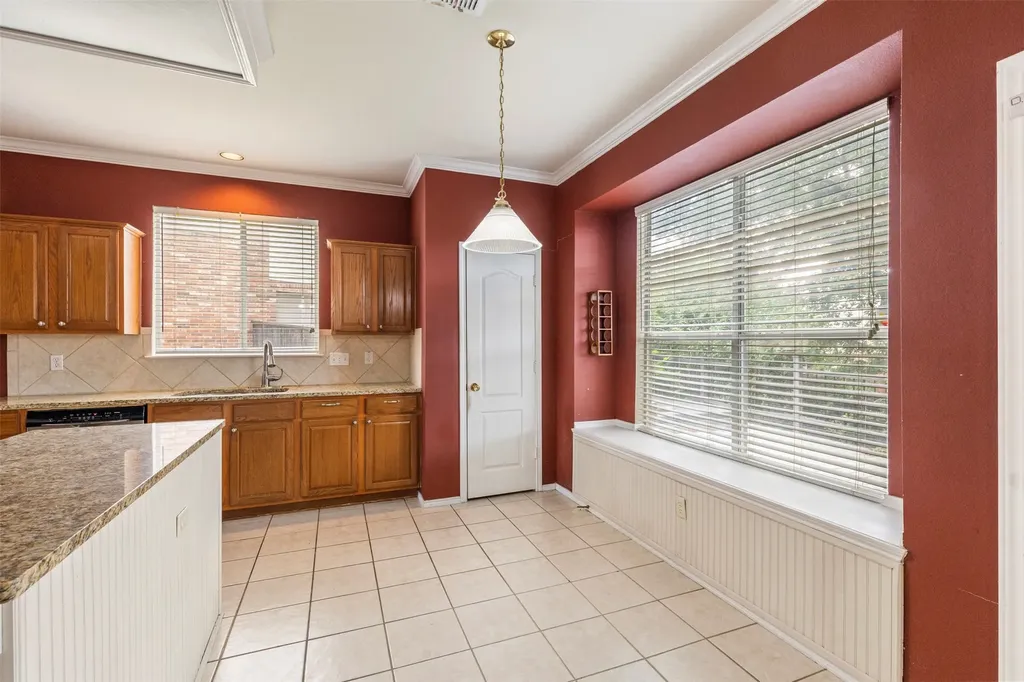 903 Summerbrook Drive Euless TX 76040