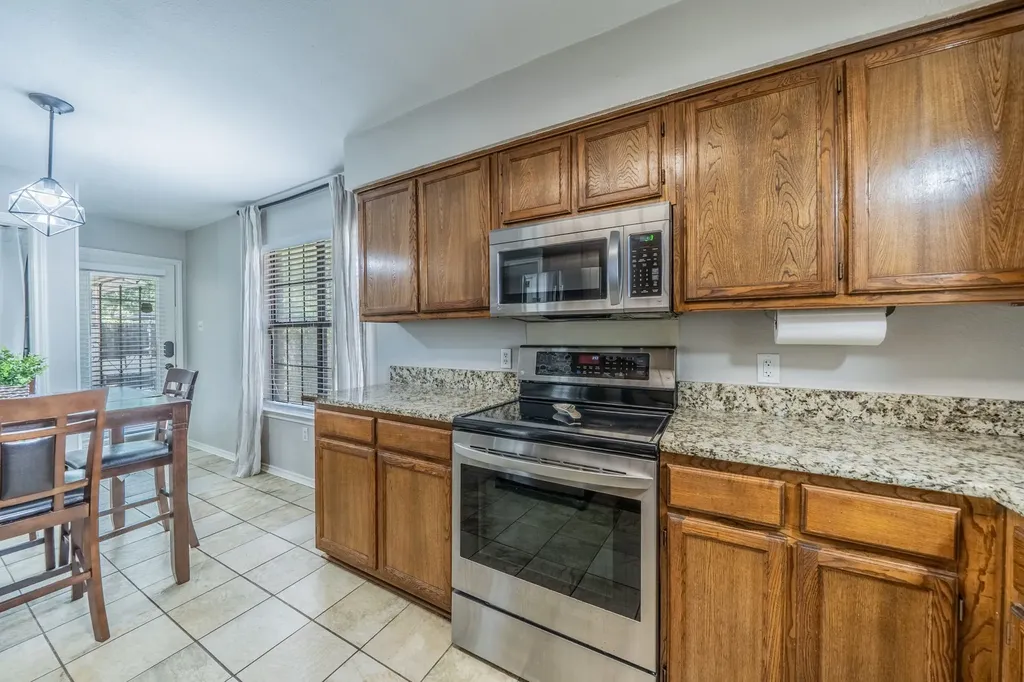 532 Rawls Circle Irving TX 75061