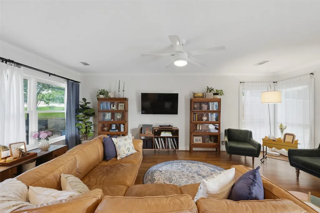 4817 Winthrop Avenue E Fort Worth TX 76116