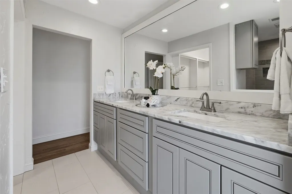 4817 Winthrop Avenue E Fort Worth TX 76116