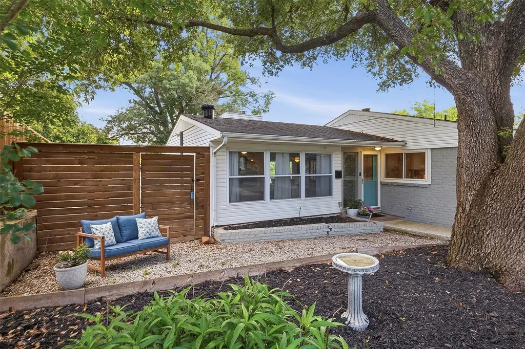 4817 Winthrop Avenue E Fort Worth TX 76116