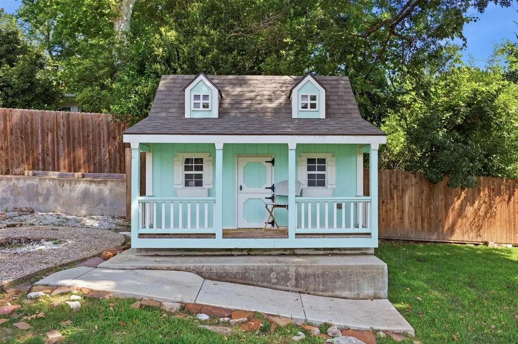 4817 Winthrop Avenue E Fort Worth TX 76116