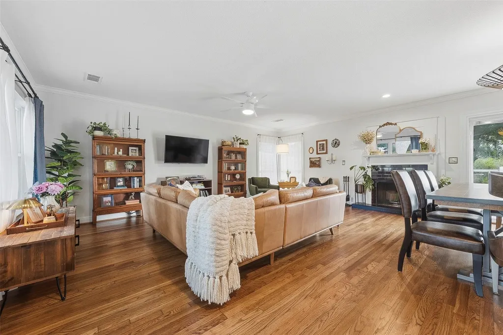 4817 Winthrop Avenue E Fort Worth TX 76116