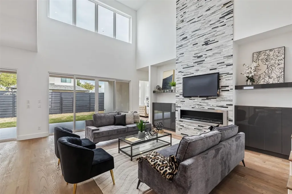 4711 Cowan Avenue Dallas TX 75209