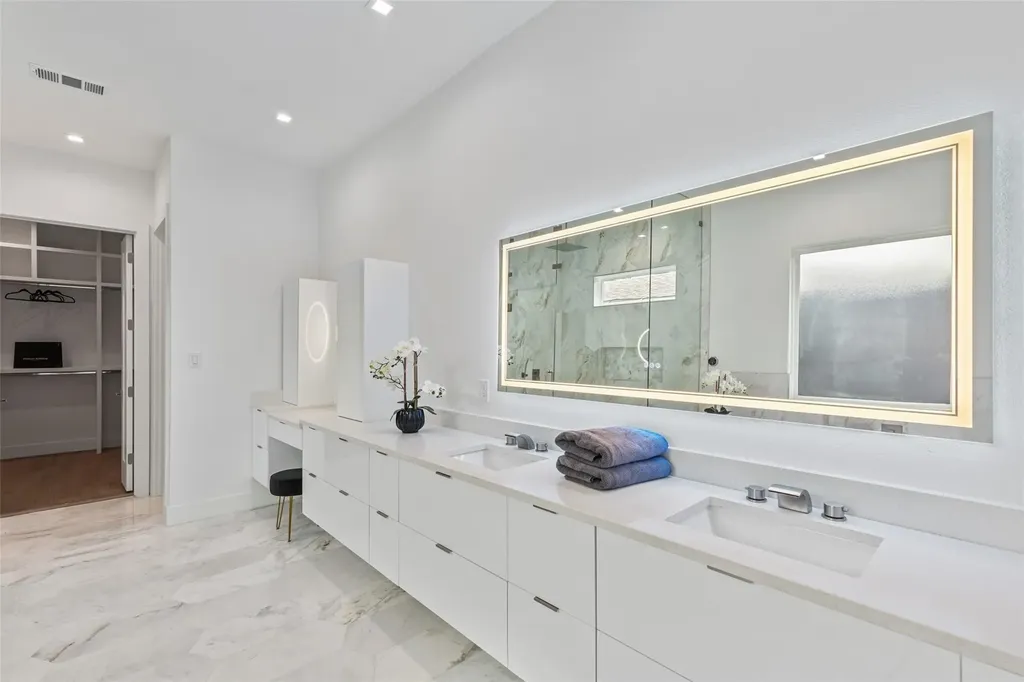 4711 Cowan Avenue Dallas TX 75209