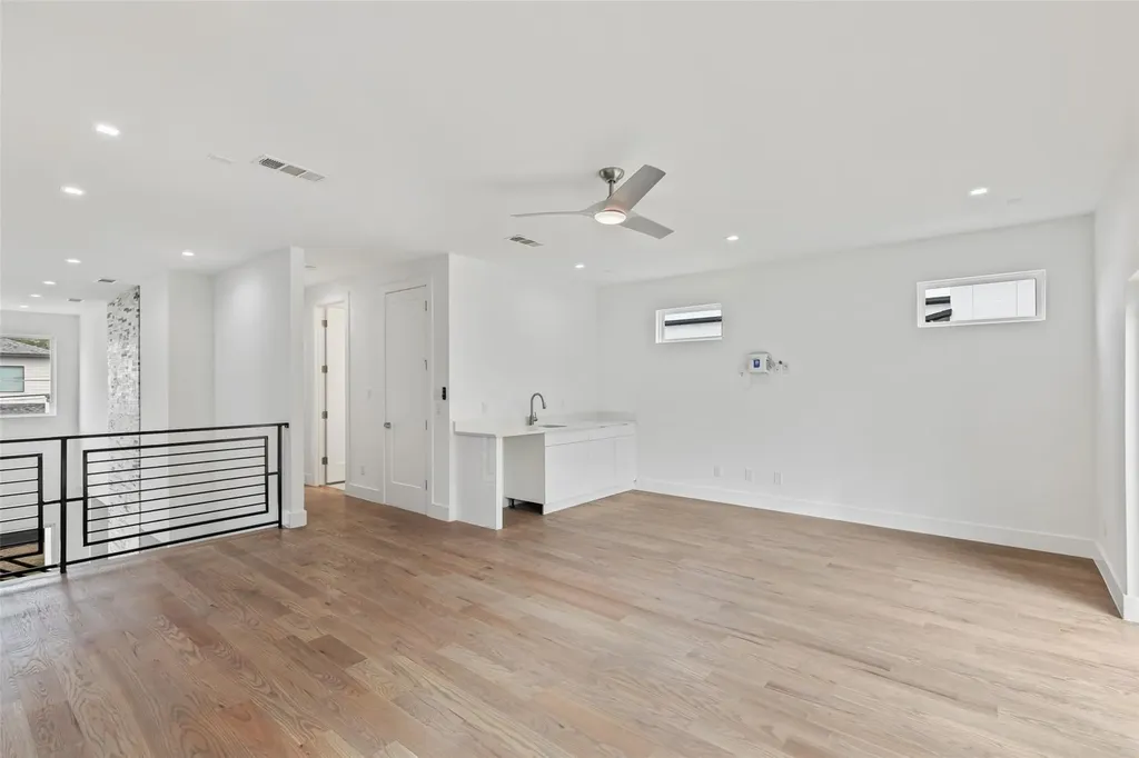 4711 Cowan Avenue Dallas TX 75209