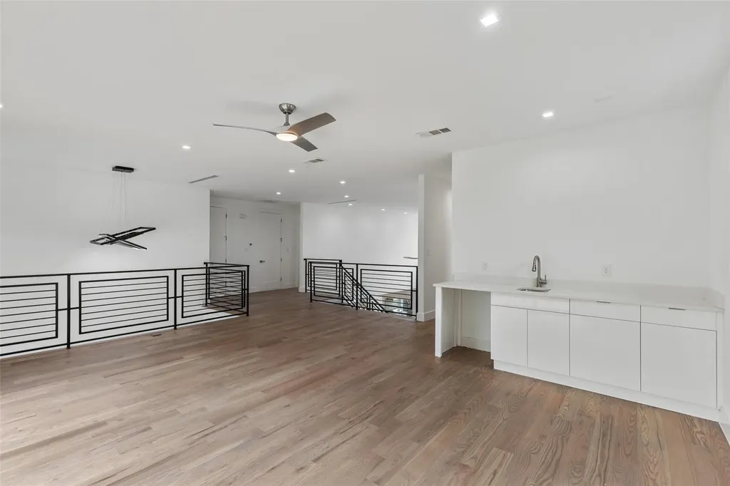 4711 Cowan Avenue Dallas TX 75209