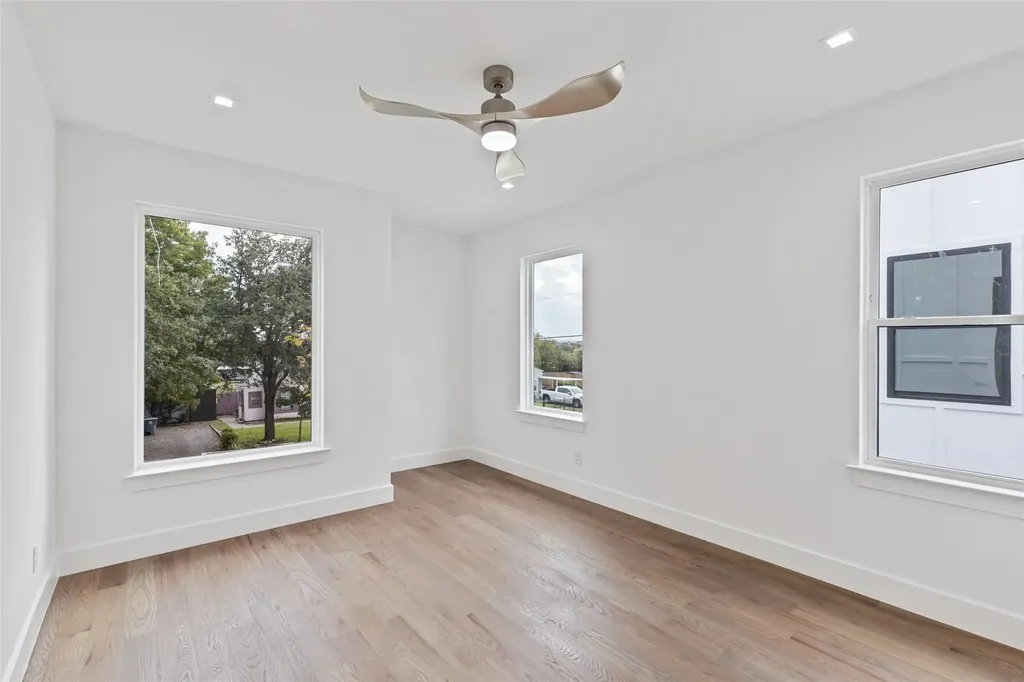 4711 Cowan Avenue Dallas TX 75209