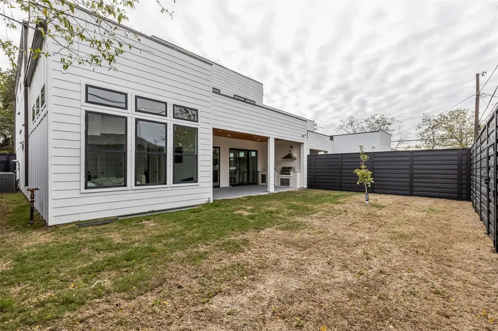 4711 Cowan Avenue Dallas TX 75209