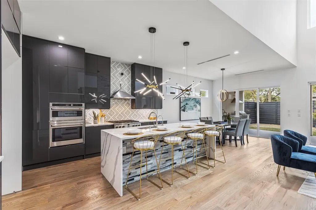 4711 Cowan Avenue Dallas TX 75209