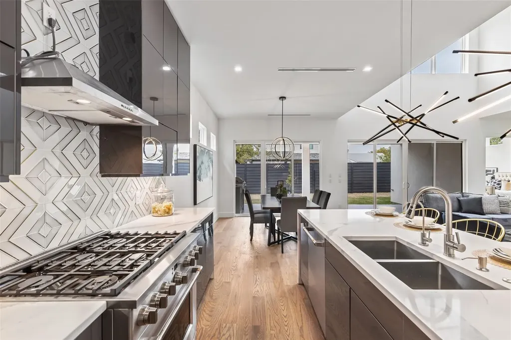 4711 Cowan Avenue Dallas TX 75209