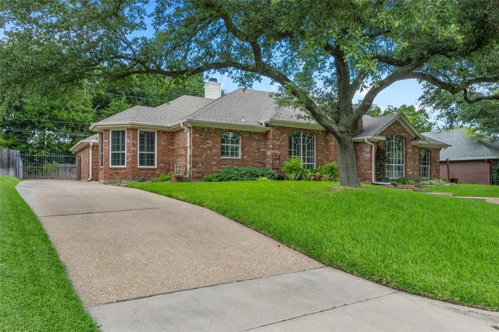 716 Meadow Mountain Drive Waco TX 76712