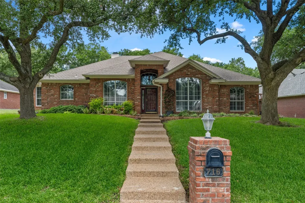 716 Meadow Mountain Drive Waco TX 76712