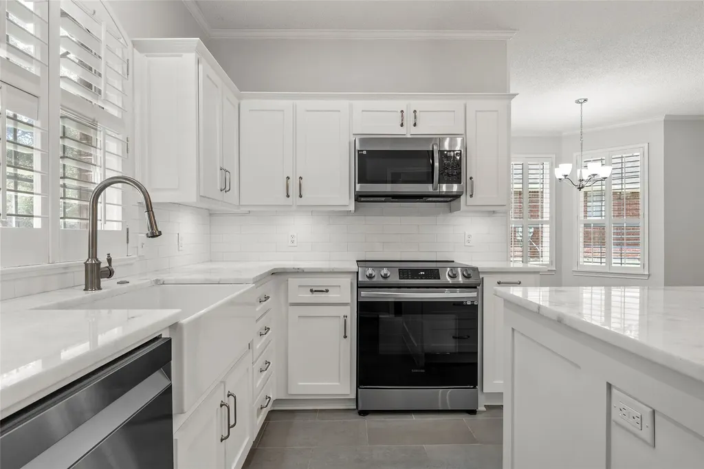 716 Meadow Mountain Drive Waco TX 76712