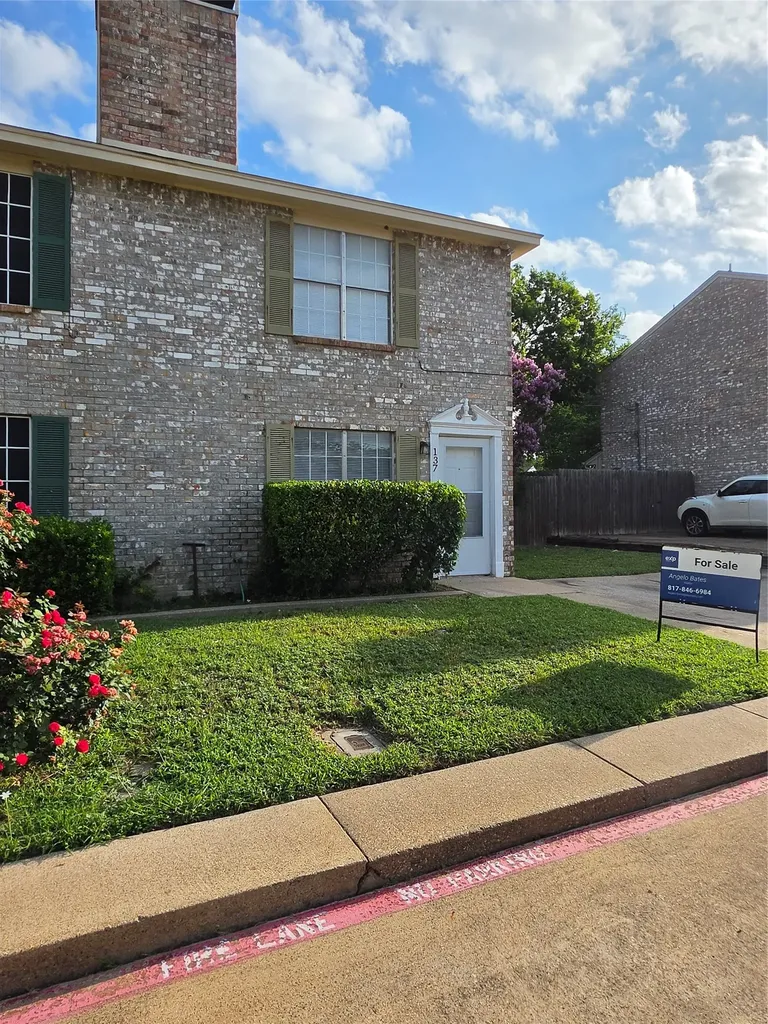 137 Graystone Place Duncanville TX 75137