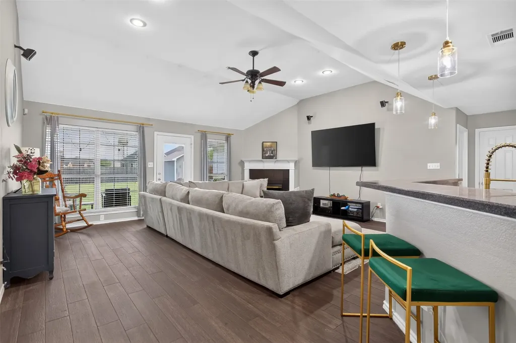 100 Radecke Road Krum TX 76249