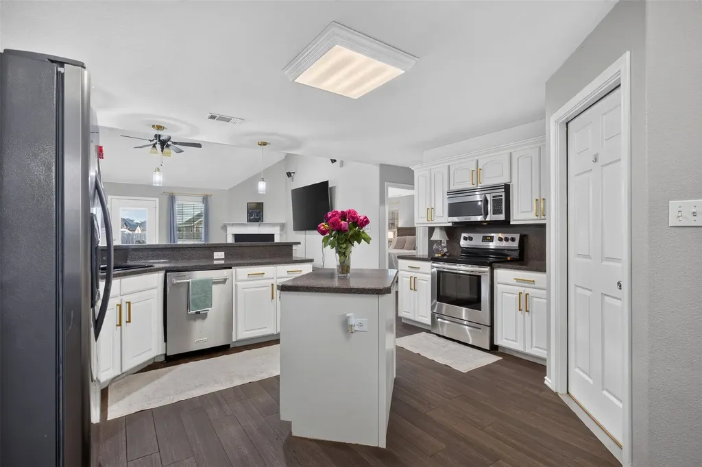 100 Radecke Road Krum TX 76249
