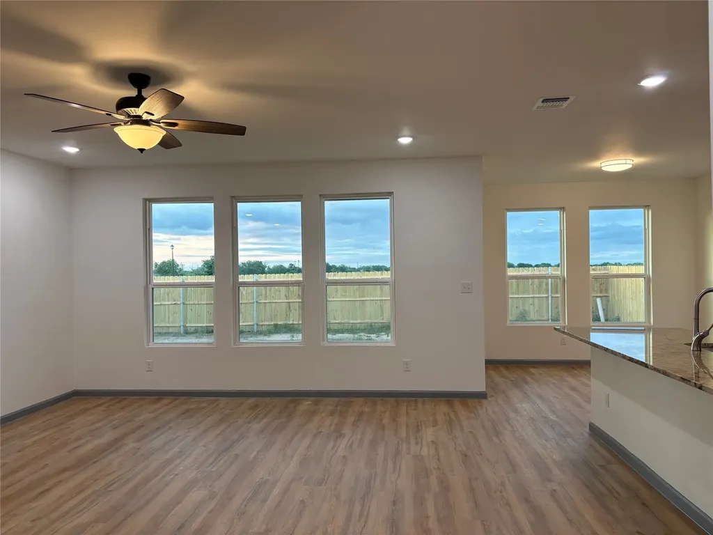 1009 Springview Lane Mabank TX 75147