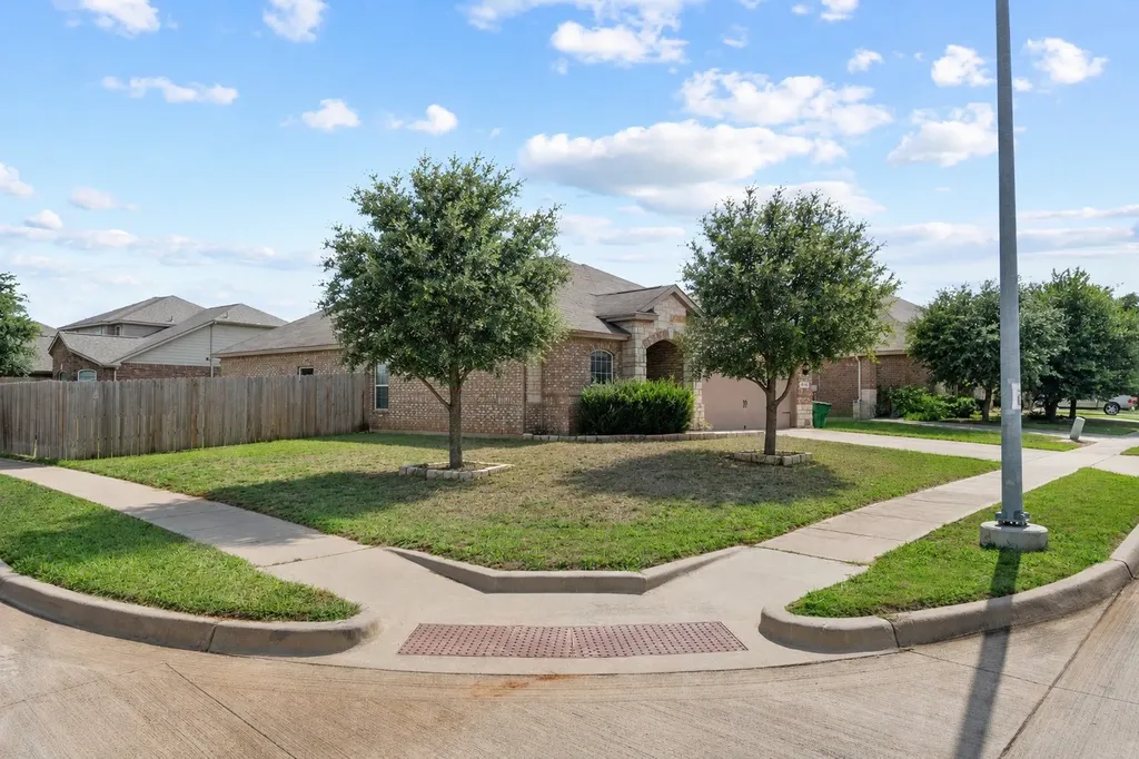 4129 Tower Lane Crowley TX 76036