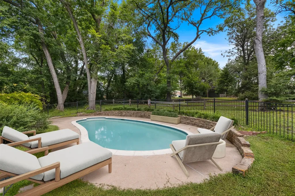 1 Cedar Bend Trail Lucas TX 75002