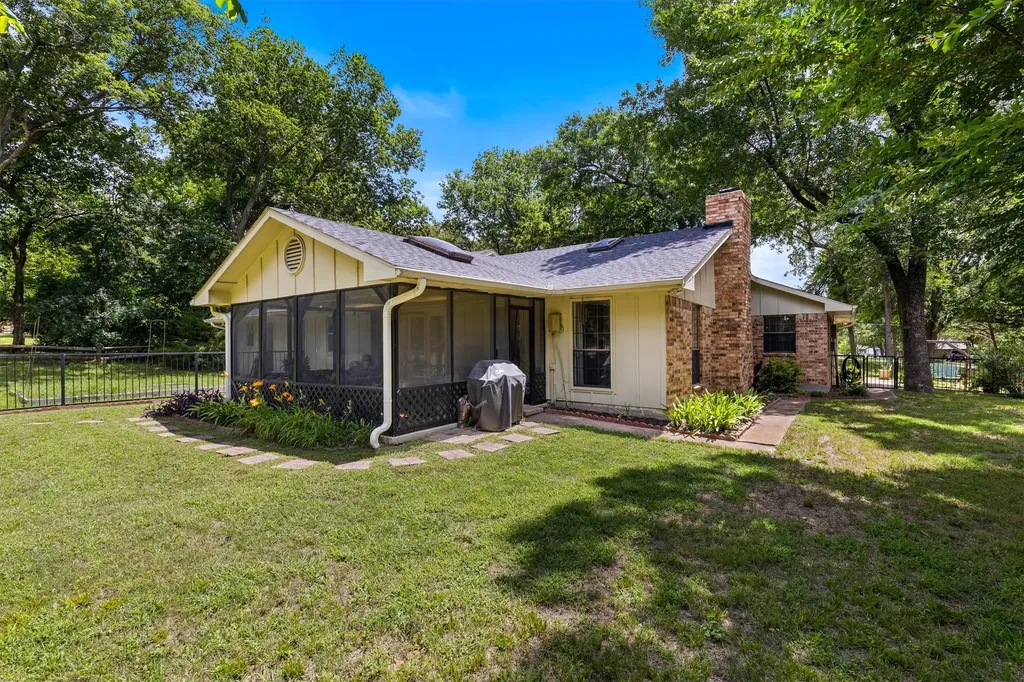 1 Cedar Bend Trail Lucas TX 75002