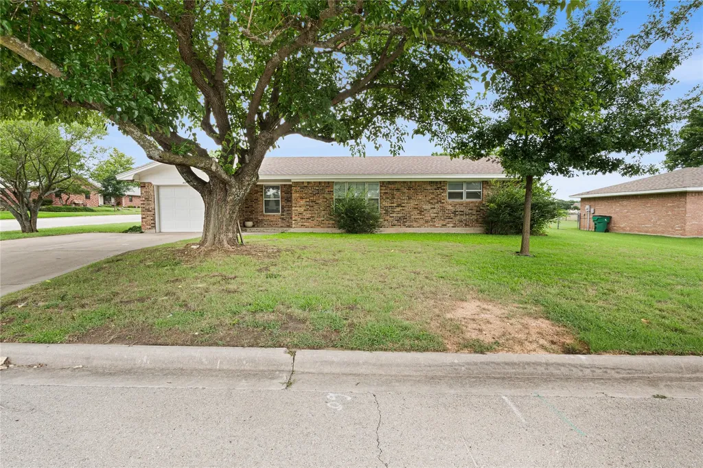 603 E 5th Street Muenster TX 76252