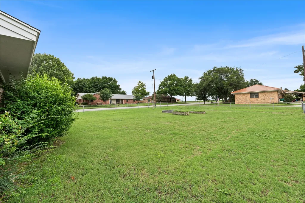 603 E 5th Street Muenster TX 76252