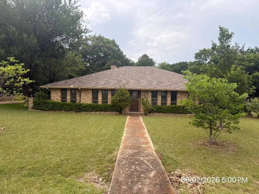 103 Red Bud Court Oak Leaf TX 75154
