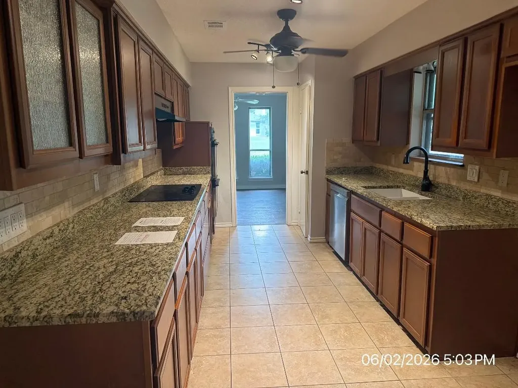 103 Red Bud Court Oak Leaf TX 75154