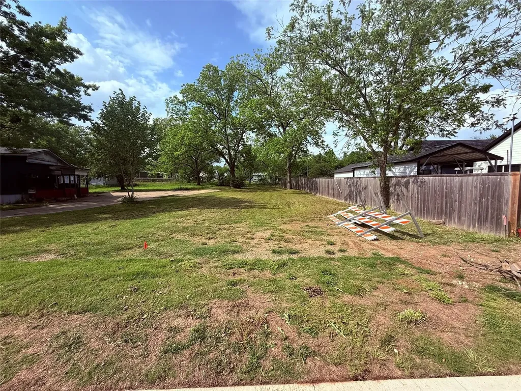 721 E Bullock Street Denison TX 75021