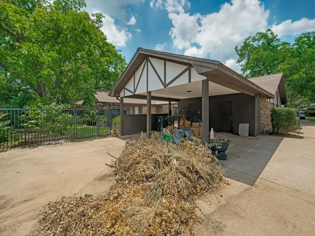 1404 Paisley Drive Arlington TX 76015