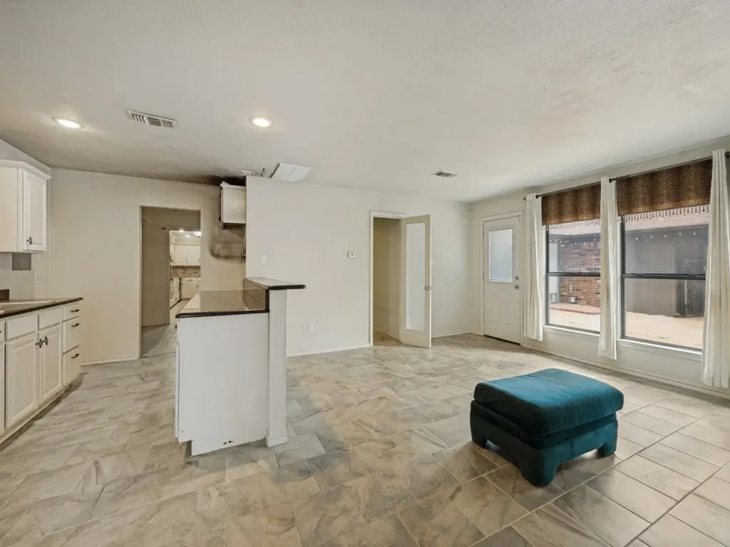 1404 Paisley Drive Arlington TX 76015