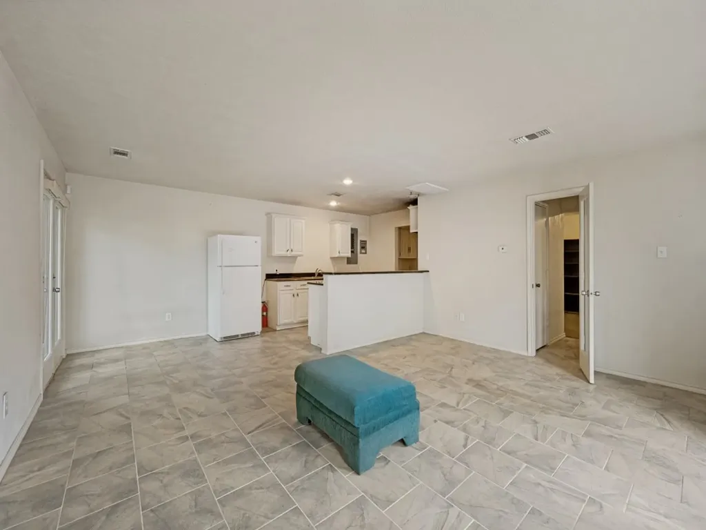 1404 Paisley Drive Arlington TX 76015