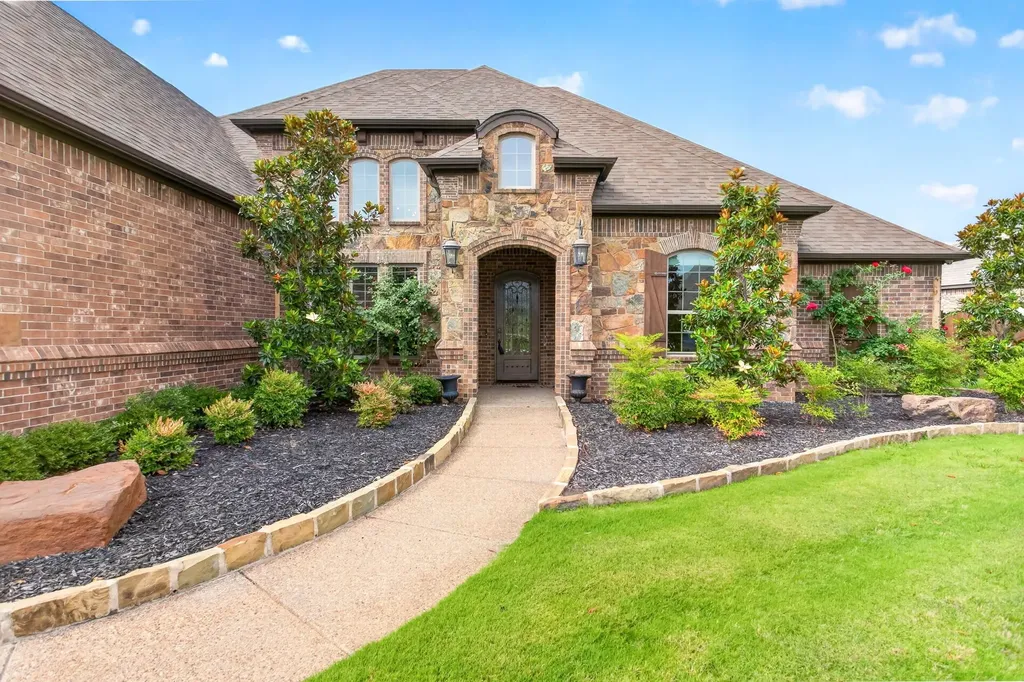 1201 Bluff Springs Drive Fort Worth TX 76052