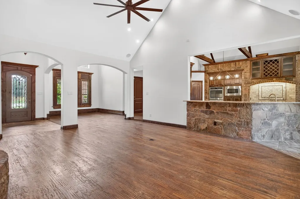 1201 Bluff Springs Drive Fort Worth TX 76052