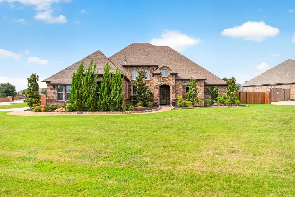 1201 Bluff Springs Drive Fort Worth TX 76052